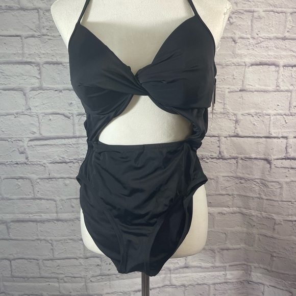 SUNDAZED  Women’s Willa Twist One-Piece Swimsuit Black Size 36D NWT Lace-Up Back - Picture 1 of 10